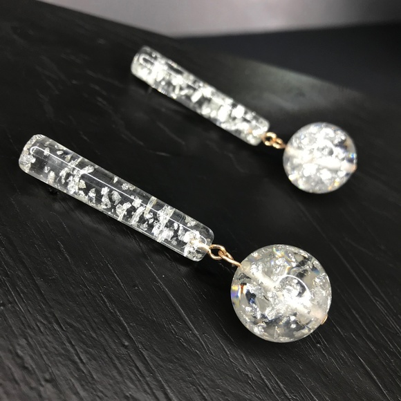 CLOSET REHAB Jewelry - 🆑 Silver Fleck Ball and Chain Drops